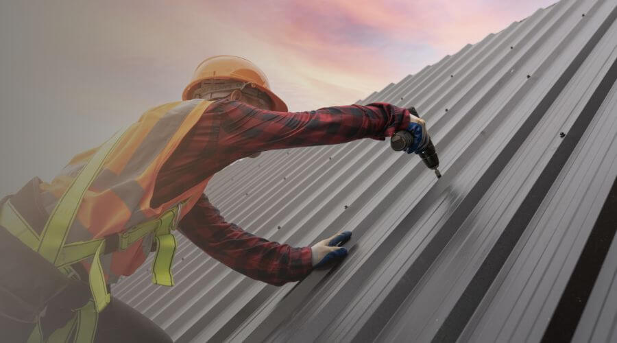 Professional gutter cleaning in Houghton, MI